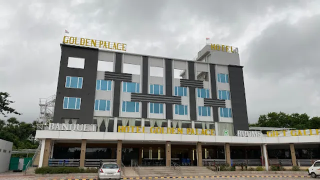 Hotel Golden Palace Rooms & Restaurant Halol