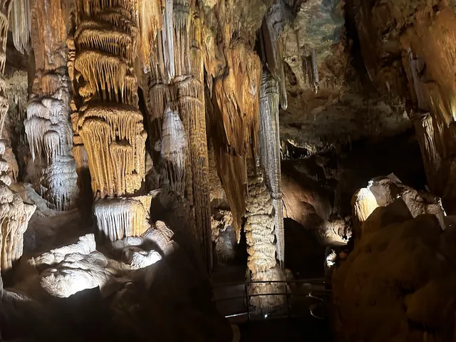 Skyline Caverns