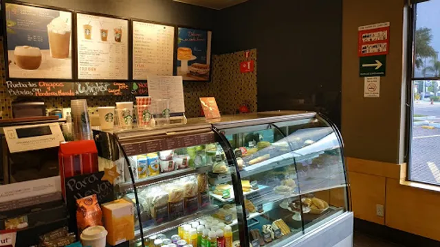 Starbucks Villa Universitaria