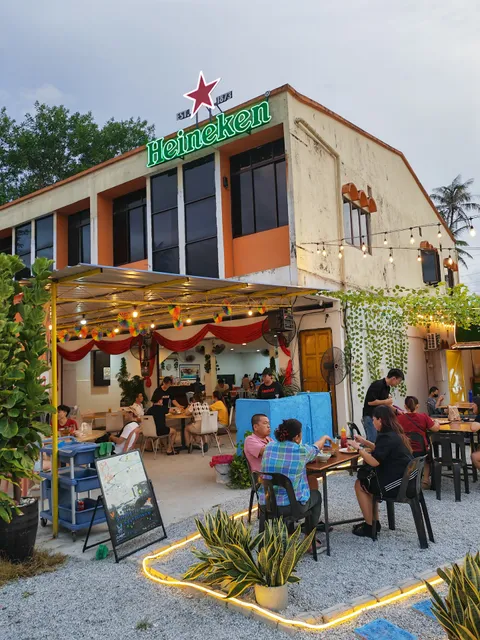 Sky Western Food Cafe