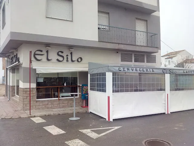 El Silo Cafeteria-Cerveceria