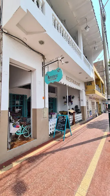 Mamashana Cafe Restaurante