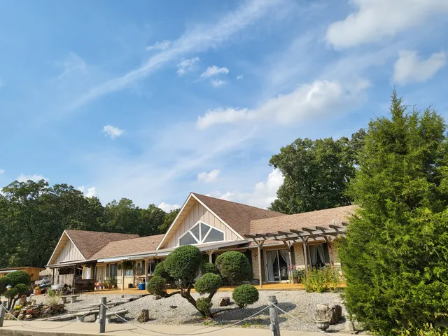 Mirror Lake Resort Bed & Breakfast & Venue