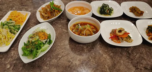 놀부보쌈과돌솥밥 김해장유점