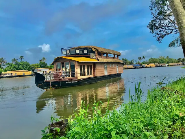 Sandsant Houseboats & Resorts
