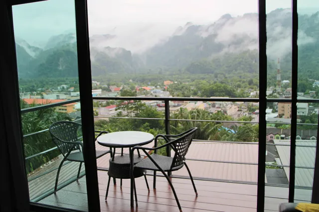 Blue Mountain Phangnga Resort and Restaurant