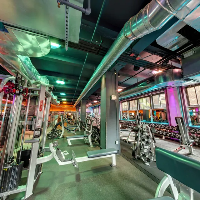 Crunch Fitness - Chelsea