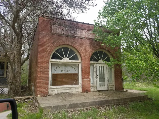 Cook Station Mercantile Co. Hotel & Cottages