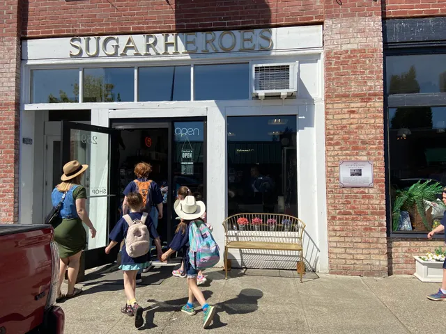 SUGARHEROES Candy Cafe