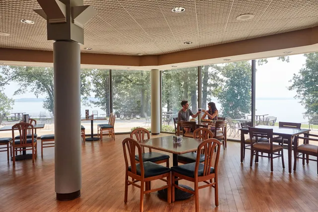 Harbor Lights Restaurant