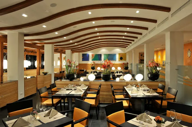 Cafe Konditorei Restaurant im Hotel Warmbaderhof*****