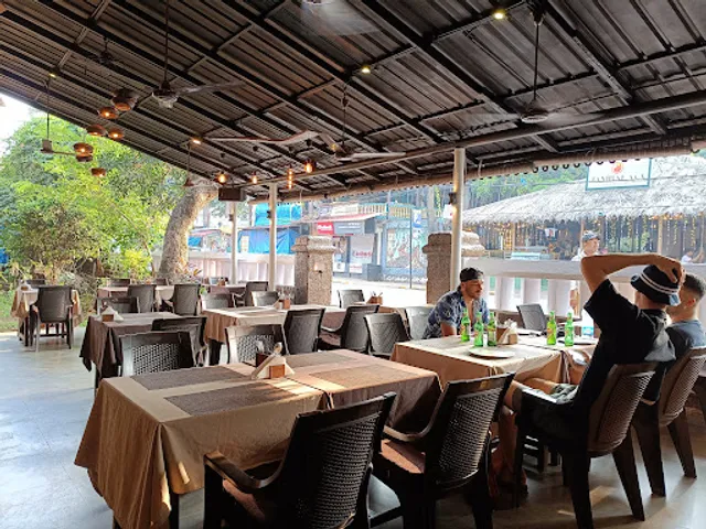 Bending Bamboos Bar and Restaurant