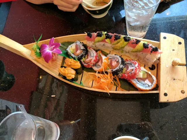 SAKANA Sushi Bar & Grill