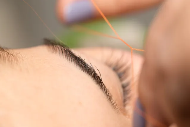 Pretty Brow Threading