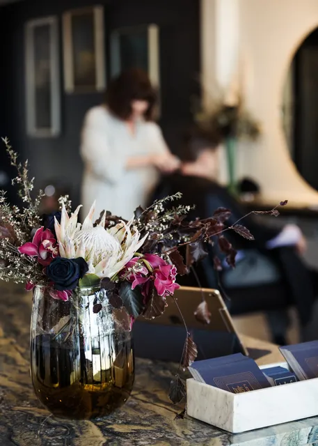 Bulls and China - Hair Salon