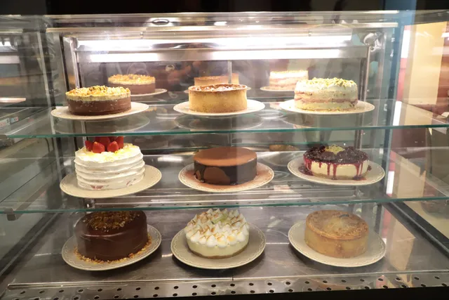 Petit Piaf Pâtisserie - Cafeteria, Confeitaria e Restaurante no Jardim Paulistano