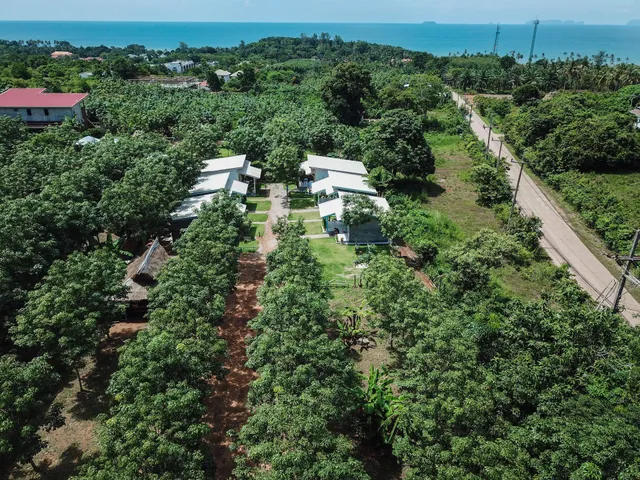 Enda Lanta Bungalows