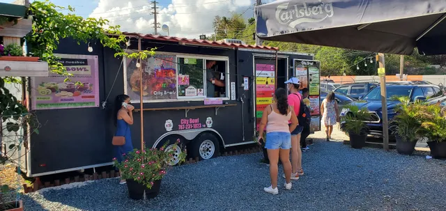 Con-Tenedores Food Truck Park