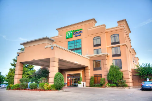 Holiday Inn Express & Suites Tyler South by IHG