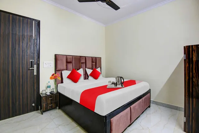 OYO Flagship 7705 The Sky Residency