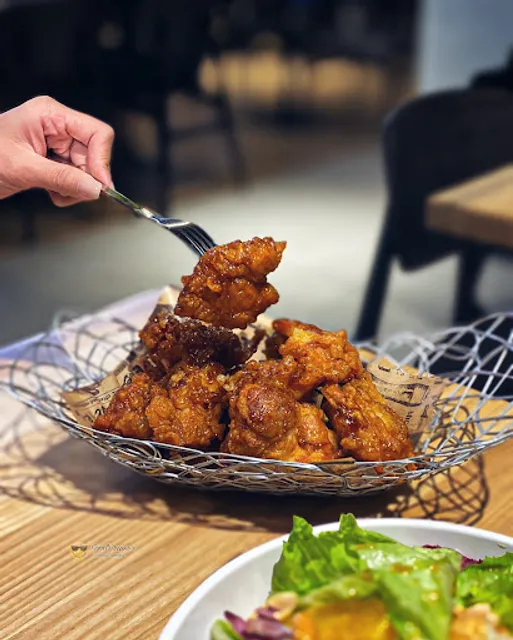 BHC Chicken (Causeway Bay)