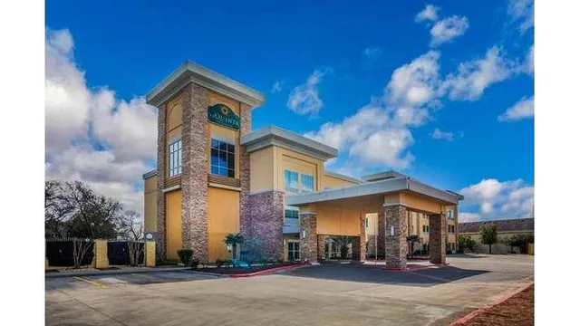 La Quinta Inn & Suites by Wyndham Beeville