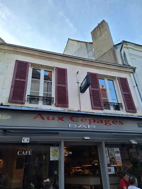 LE CEPAGES Bar à Vins et cocktail