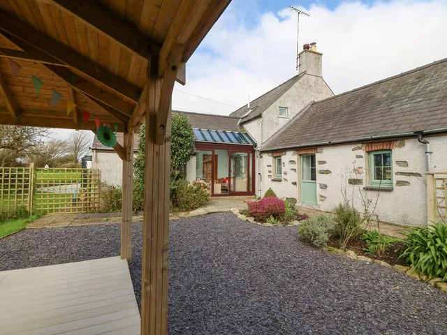 Ty Gwennol Holiday Cottage Anglesey Dog Friendly Holiday Accommodation