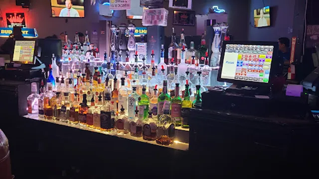 Roxy Sports Bar Cafe