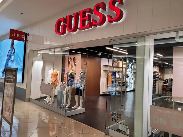GUESS Factory