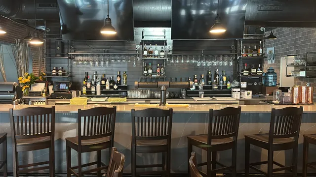 Topside Tavern - American Restaurant & Bar