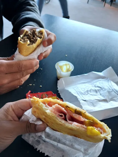 Doura Pastéis e Petiscos