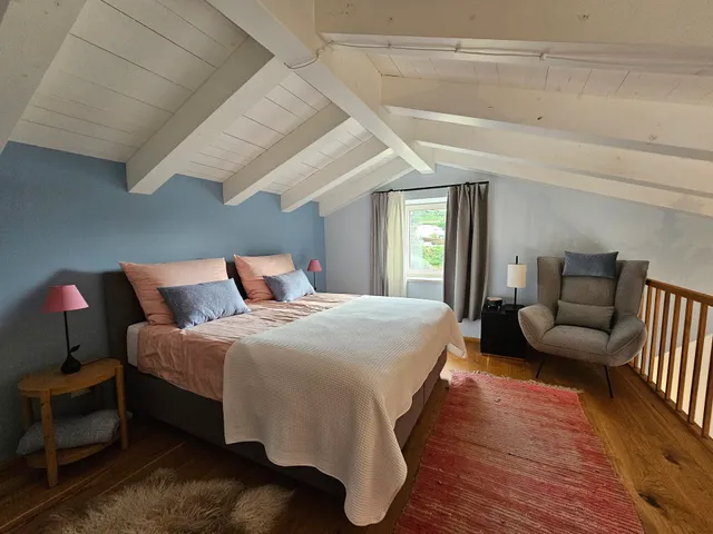 TOM R. Momjan - Casa Dante