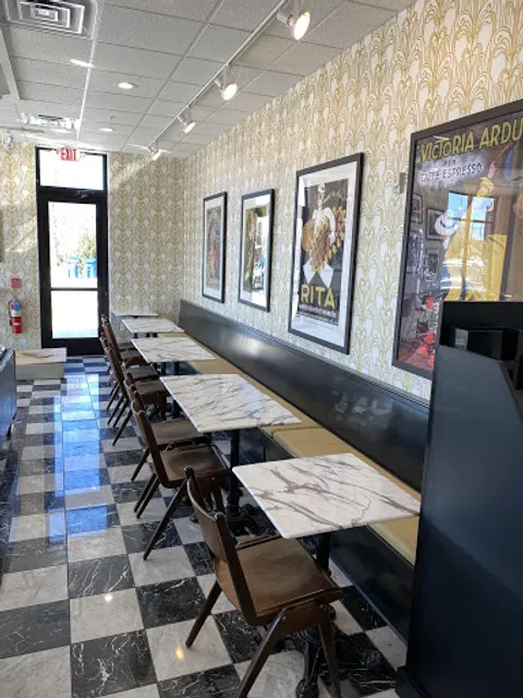 Grand Finale Bistro & Cafe