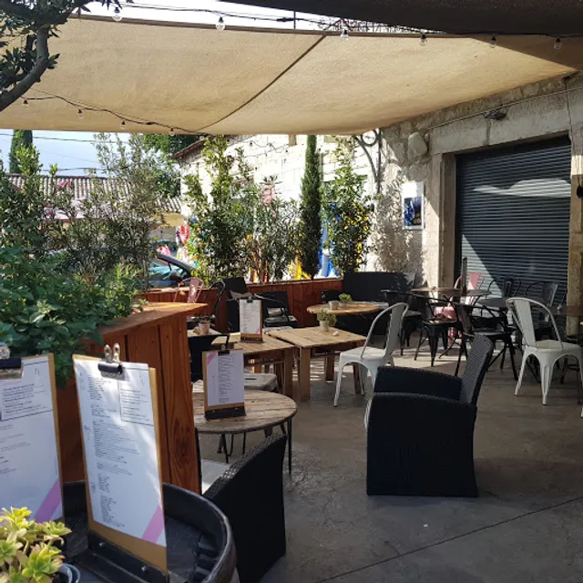 Otentic Fresh Food Restaurant