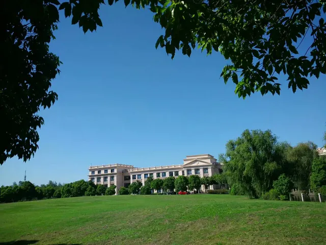 Shanghai International Studies University （West Gate）