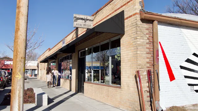 SecondLove Tennyson - A Resale Boutique