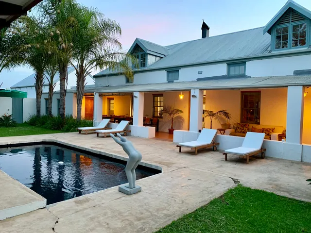 Shiraz Estate Villa & Studios