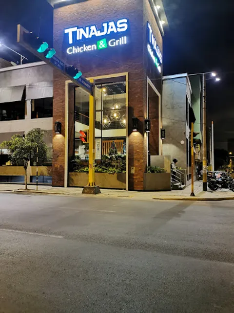 Tinajas & Chicken Grill
