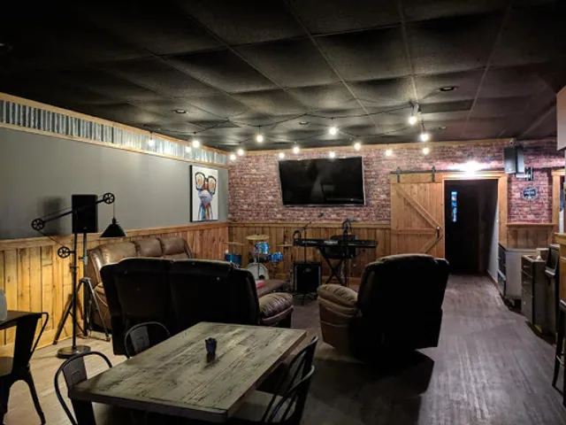 DL Campus Coffee & Ice Cream on Main