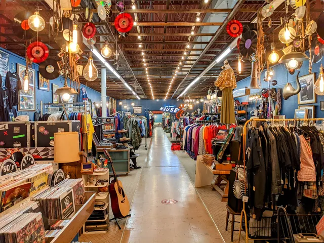 Newburgh Vintage Emporium Ware-House