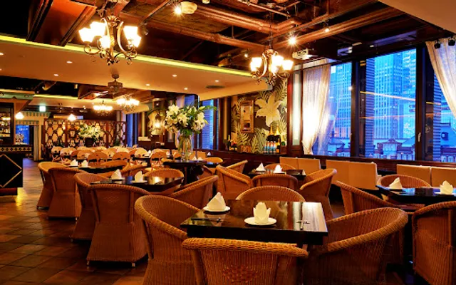 Casablanca Silk Marunouchi Building