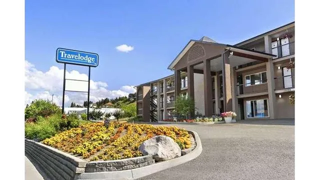 Travelodge by Wyndham Kamloops Mountview