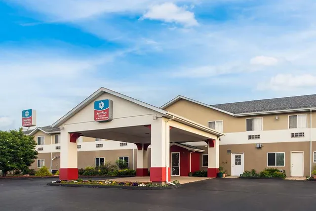 SureStay Plus by Best Western Bettendorf