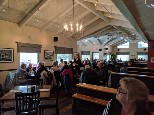 Foreside Tavern & Side Bar