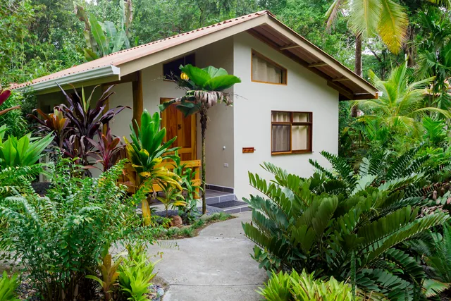 LA PONDEROSA Beach & Jungle Resort PAVONES