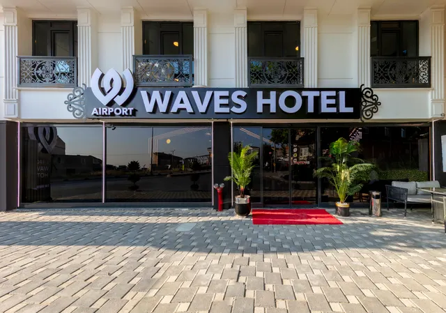 Airport Waves Hotel