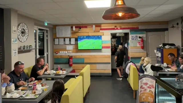 Le Retro Restaurant & Burger