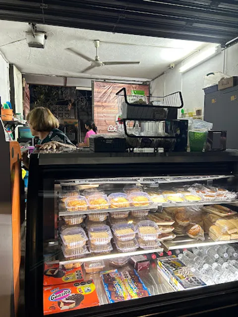 La Frambuesa by Carlos