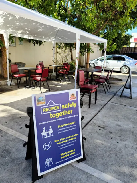 Al Carbon Pollos a la Brasa